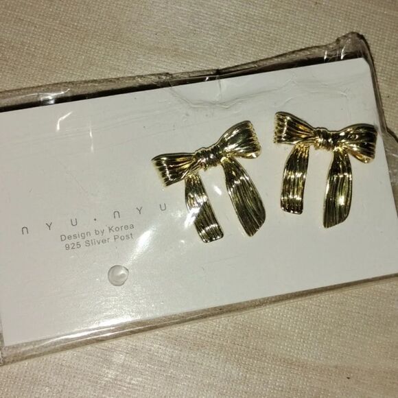 Gold tone bow earrings‎ - Picture 1 of 2